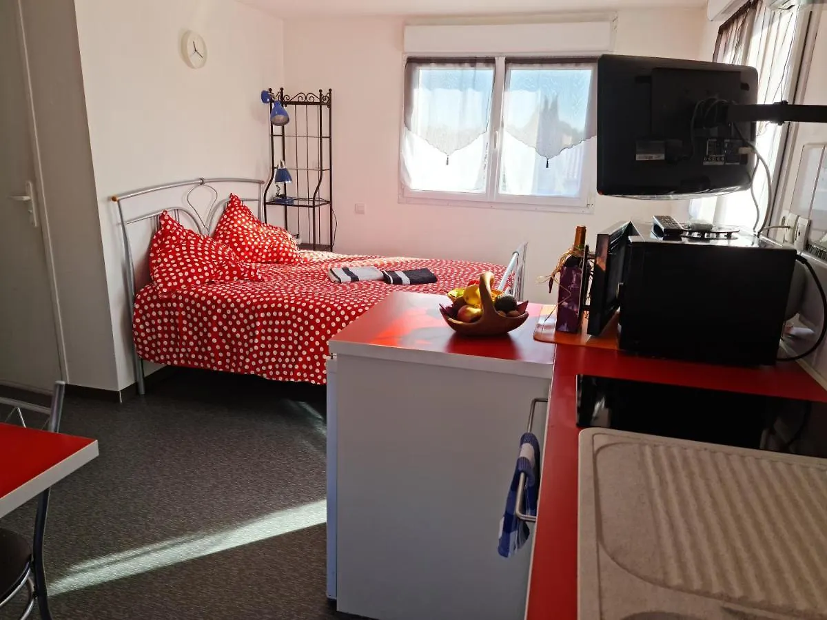 REDHOUSE Studio solarium Roques  Francia